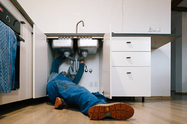 Professional Emergency Plumber technician working in Bridgewater, MI